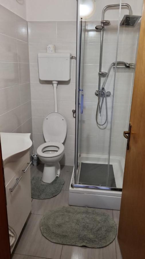 Sobe Anja Guest House Brtonigla Bagian luar foto
