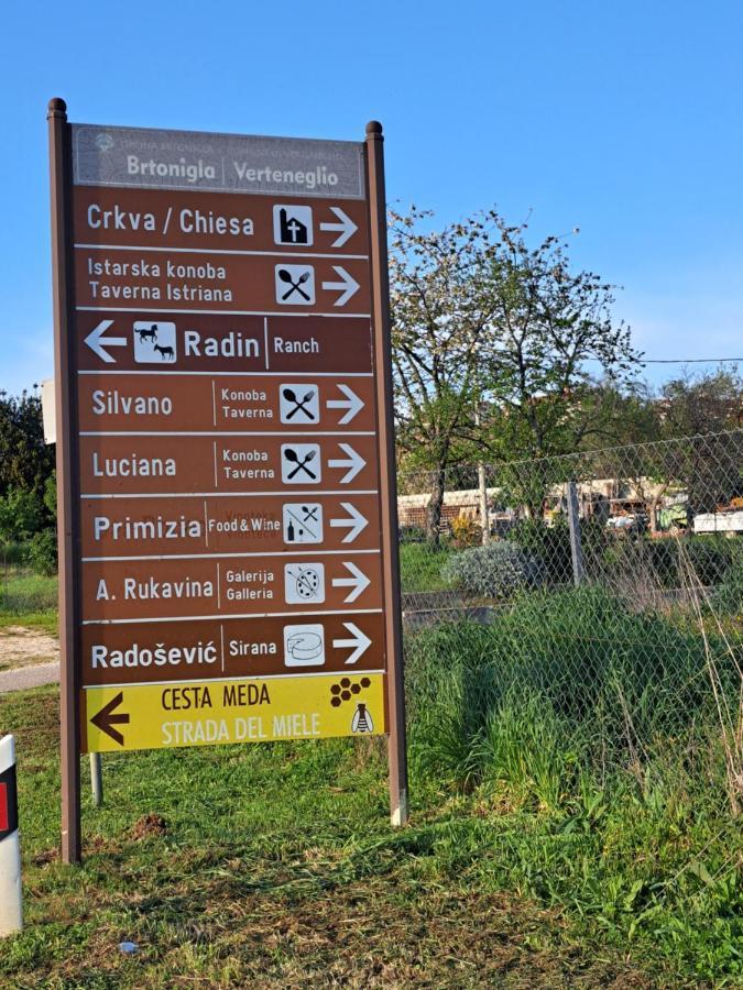 Sobe Anja Guest House Brtonigla Bagian luar foto