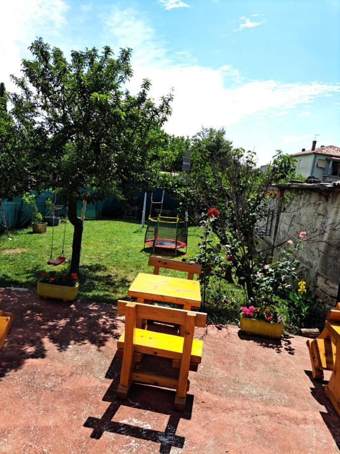 Sobe Anja Guest House Brtonigla Bagian luar foto