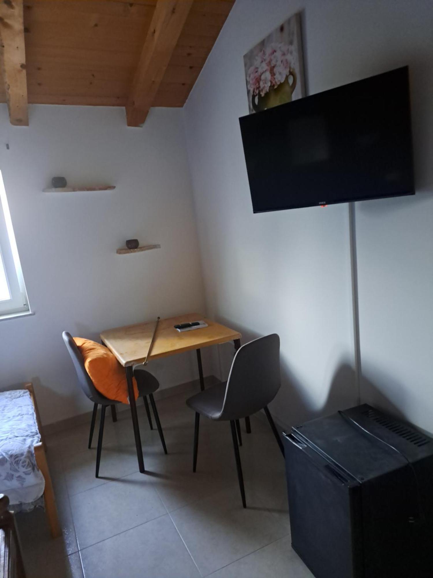 Sobe Anja Guest House Brtonigla Ruang foto